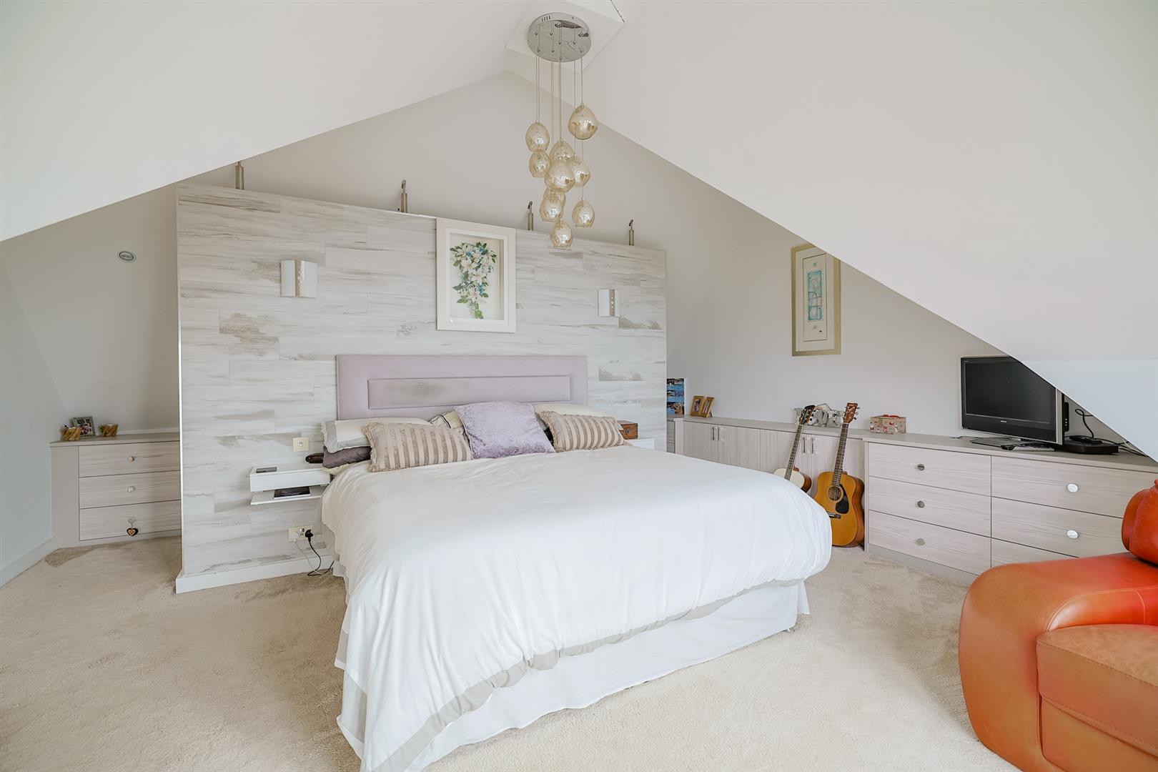 East Cliff, Pennard, Swansea, SA3 2AS